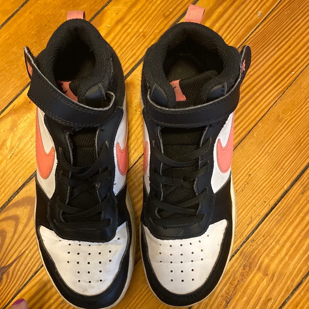 Nike Girls Size 3 black/pink